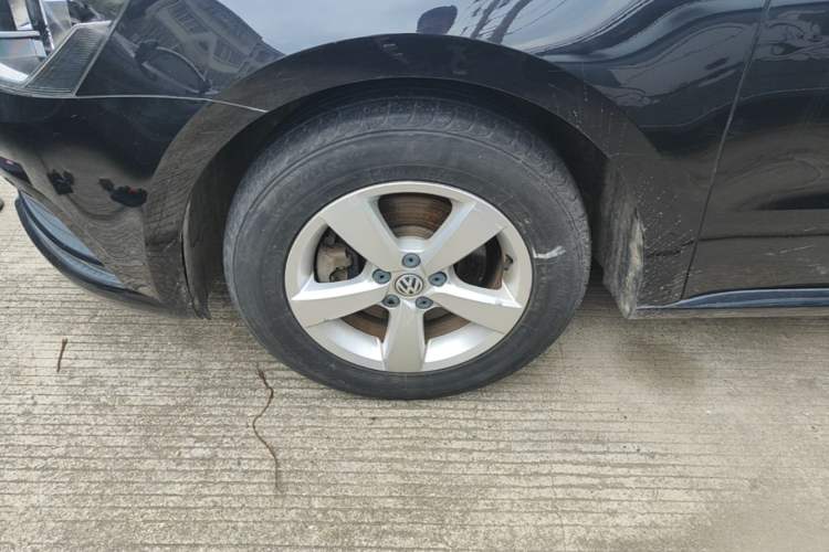Used Volkswagen Lavida 2015 1.6L Manual Fashion Edition Left Front Wheel Hub