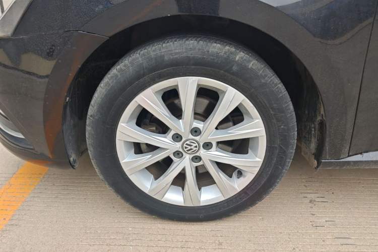 Used Volkswagen Lavida 2015 1.6L Manual Comfort Edition Left Front Wheel Hub