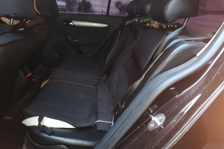 Used Volkswagen Lavida 2015 1.6L Automatic Fashion Edition Left Rear Seat