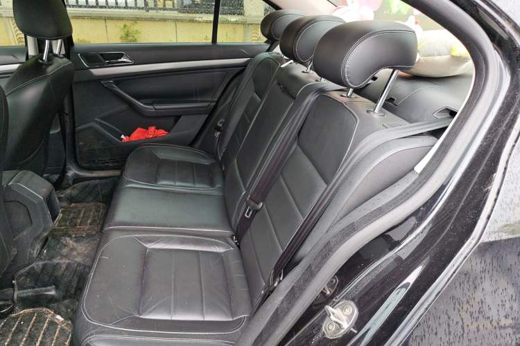 Used Volkswagen Lavida 2015 1.6L Automatic Comfort Edition Left Rear Seat