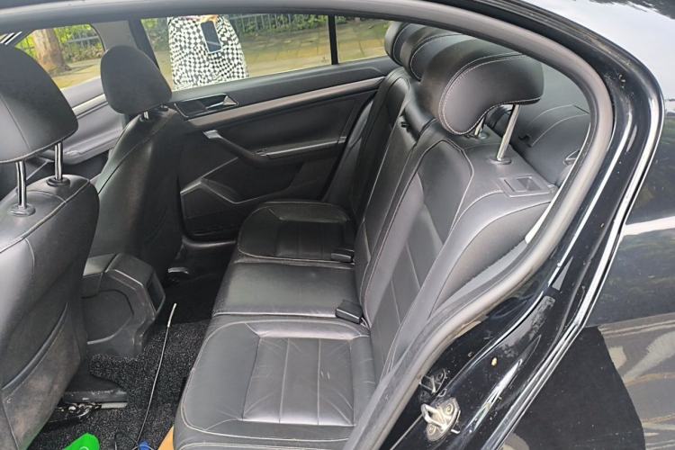 Used Volkswagen Lavida 2015 230TSI DSG Comfort Edition Left Rear Seat