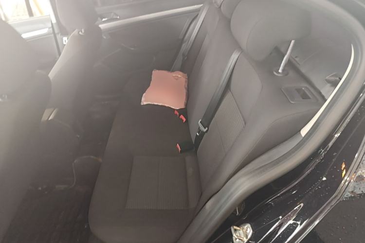 Used Volkswagen Lavida 2015 1.6L Manual Fashion Edition Left Rear Seat