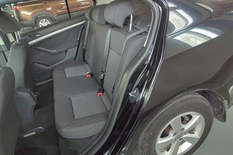 Used Volkswagen Lavida 2015 1.6L Manual Fashion Edition Left Rear Seat