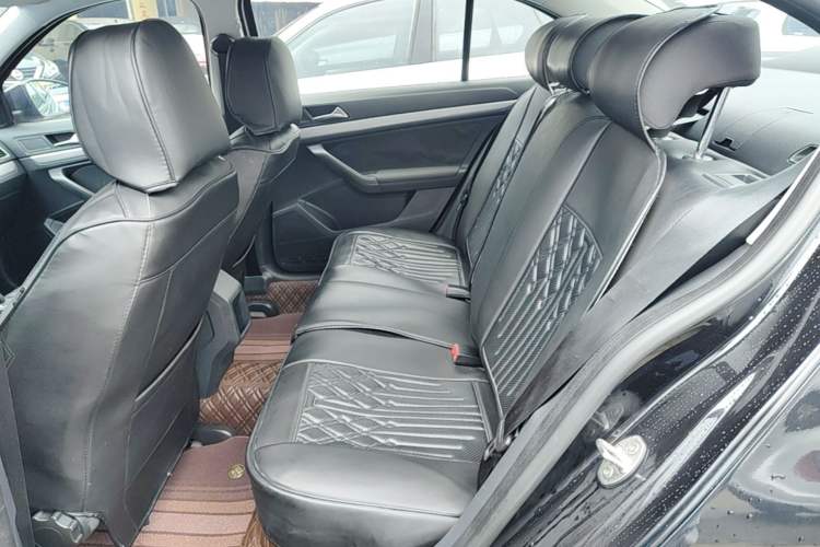 Used Volkswagen Lavida 2015 1.6L Automatic Fashion Edition Left Rear Seat