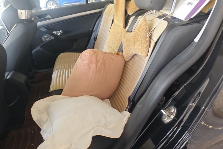 Used Volkswagen Lavida 2015 1.6L Automatic Fashion Edition Left Rear Seat