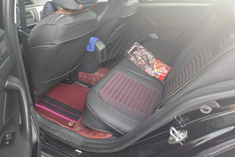 Used Volkswagen Lavida 2015 1.6L Manual Fashion Edition Left Rear Seat