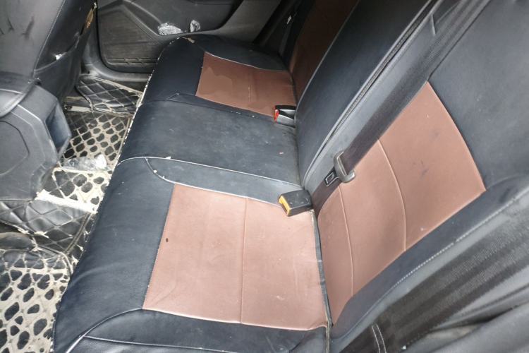 Used Volkswagen Lavida 2015 1.6L Automatic Fashion Edition Left Rear Seat