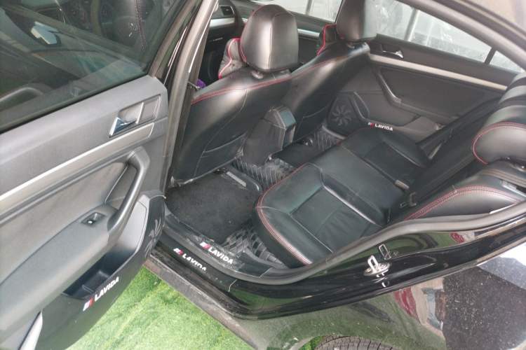 Used Volkswagen Lavida 2015 1.6L Manual Fashion Edition Left Rear Seat