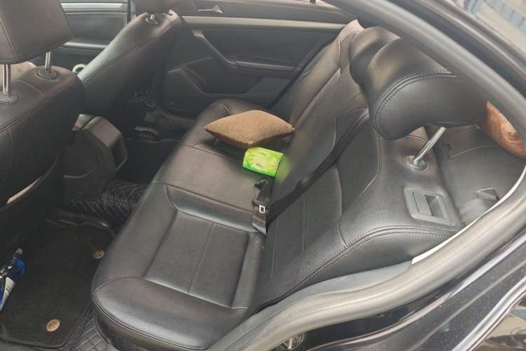 Used Volkswagen Lavida 2015 1.6L Automatic Fashion Edition Left Rear Seat