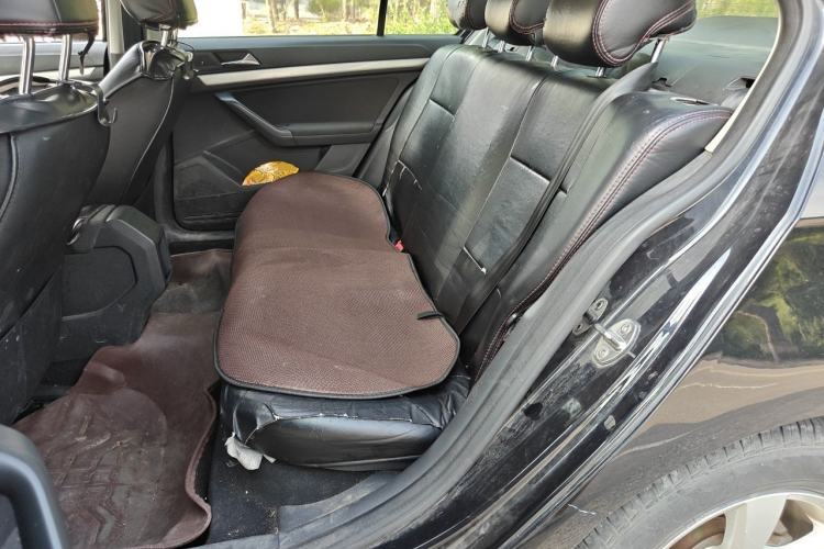 Used Volkswagen Lavida 2015 1.6L Manual Fashion Edition Left Rear Seat