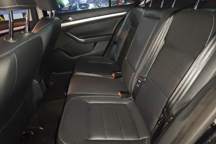 Used Volkswagen Lavida 2015 230TSI DSG Comfort Edition Left Rear Seat