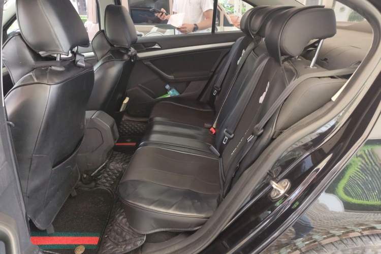 Used Volkswagen Lavida 2015 1.6L Manual Fashion Edition Left Rear Seat