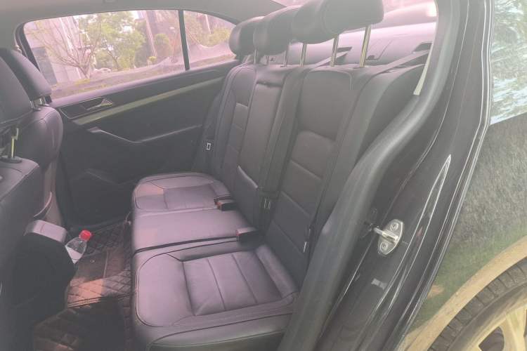 Used Volkswagen Lavida 2015 1.6L Manual Comfort Edition Left Rear Seat