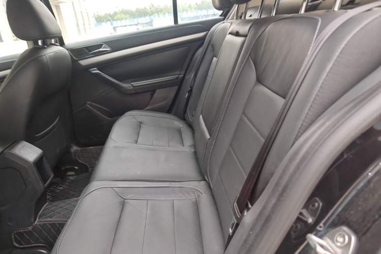 Used Volkswagen Lavida 2015 1.6L Manual Comfort Edition Left Rear Seat