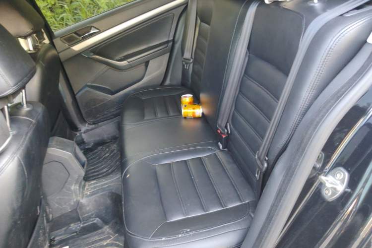 Used Volkswagen Lavida 2015 1.6L Manual Fashion Edition Left Rear Seat
