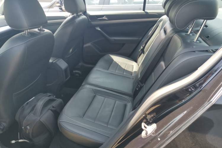 Used Volkswagen Lavida 2015 1.6L Manual Comfort Edition Left Rear Seat