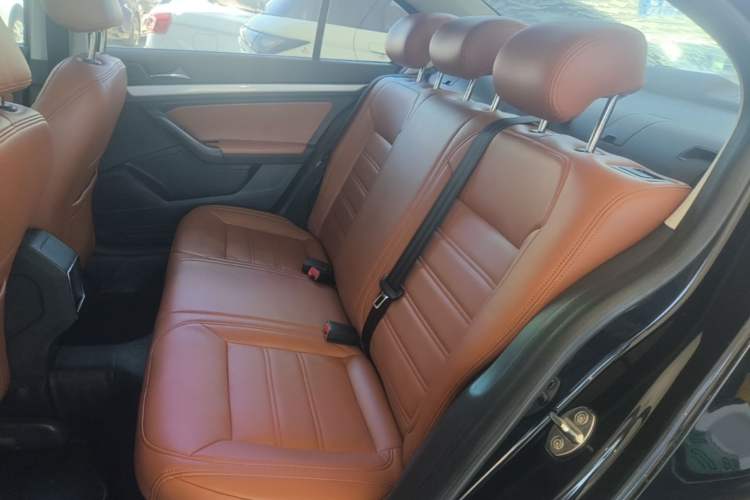 Used Volkswagen Lavida 2015 1.6L Manual Fashion Edition Left Rear Seat