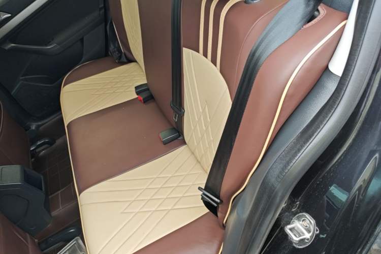 Used Volkswagen Lavida 2015 1.6L Automatic Fashion Edition Left Rear Seat