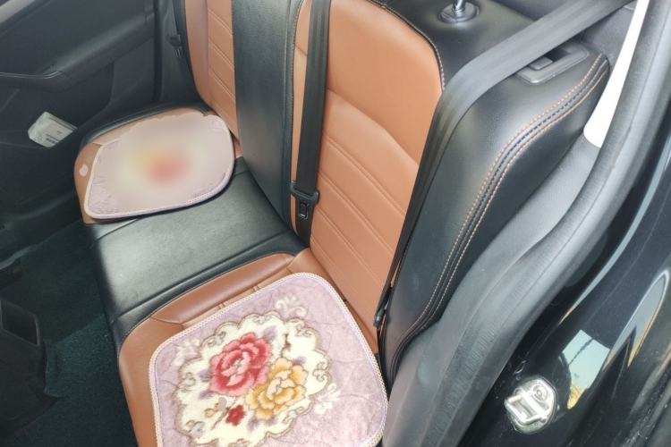 Used Volkswagen Lavida 2015 1.6L Manual Fashion Edition Left Rear Seat
