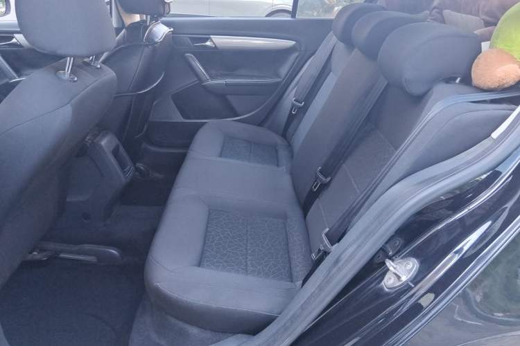 Used Volkswagen Lavida 2015 1.6L Automatic Fashion Edition Left Rear Seat