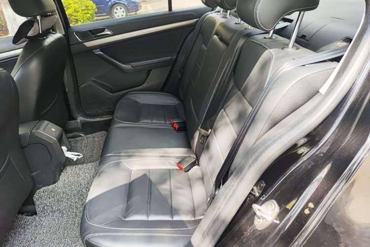 Used Volkswagen Lavida 2015 230TSI DSG Comfort Edition Left Rear Seat