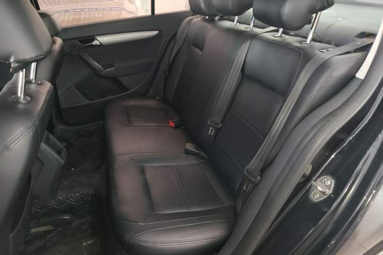 Used Volkswagen Lavida 2015 1.6L Automatic Fashion Edition Left Rear Seat