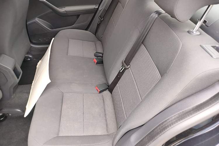 Used Volkswagen Lavida 2015 1.6L Manual Fashion Edition Left Rear Seat