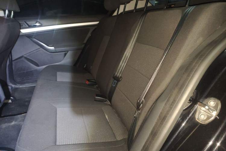 Used Volkswagen Lavida 2015 1.6L Manual Fashion Edition Left Rear Seat