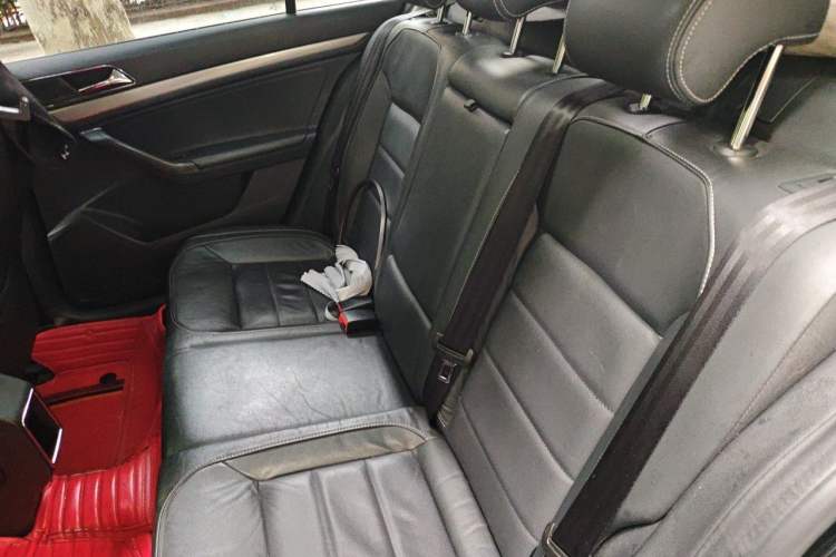 Used Volkswagen Lavida 2015 230TSI DSG Comfort Edition Left Rear Seat