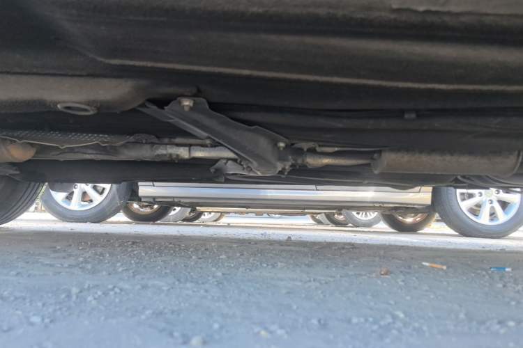 Used Volkswagen Lavida 2015 1.6L Automatic Comfort Edition Left Side Sill