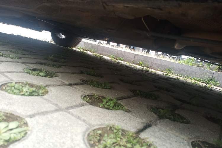 Used Volkswagen Lavida 2015 1.6L Automatic Fashion Edition Left Side Sill