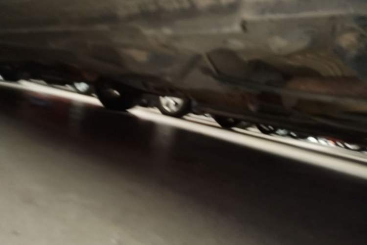 Used Volkswagen Lavida 2015 1.6L Automatic Comfort Edition Left Side Sill