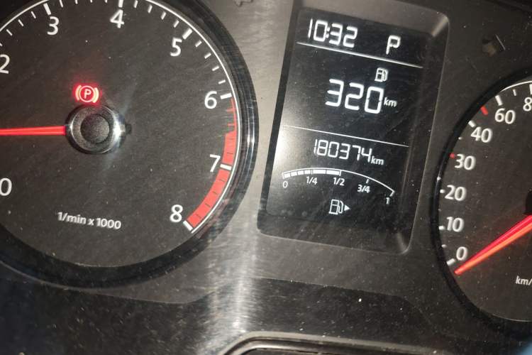 Used Volkswagen Lavida 2015 1.6L Automatic Fashion Edition Odometer Close Up