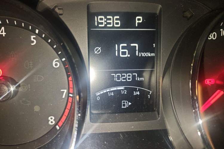 Used Volkswagen Lavida 2015 1.6L Automatic Comfort Edition Odometer Close Up