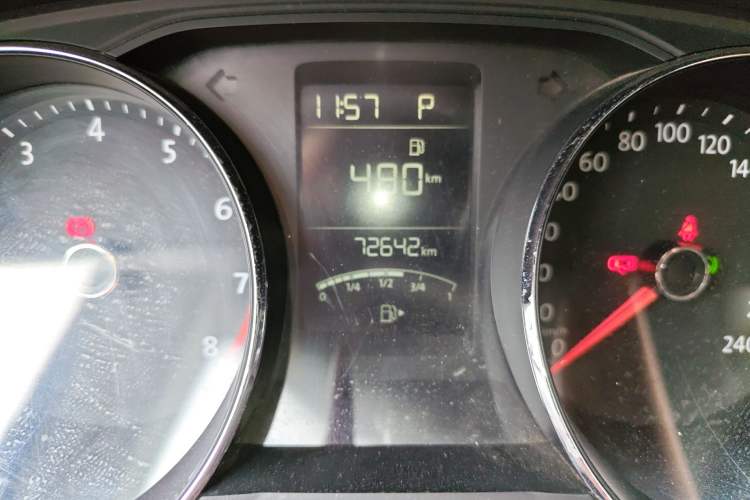 Used Volkswagen Lavida 2015 1.6L Automatic Comfort Edition Odometer Close Up