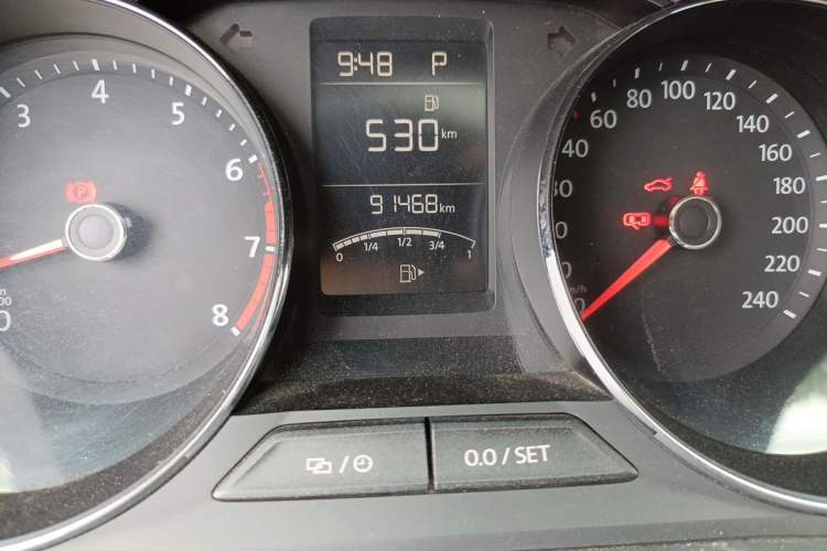 Used Volkswagen Lavida 2015 1.6L Automatic Comfort Edition Odometer Close Up