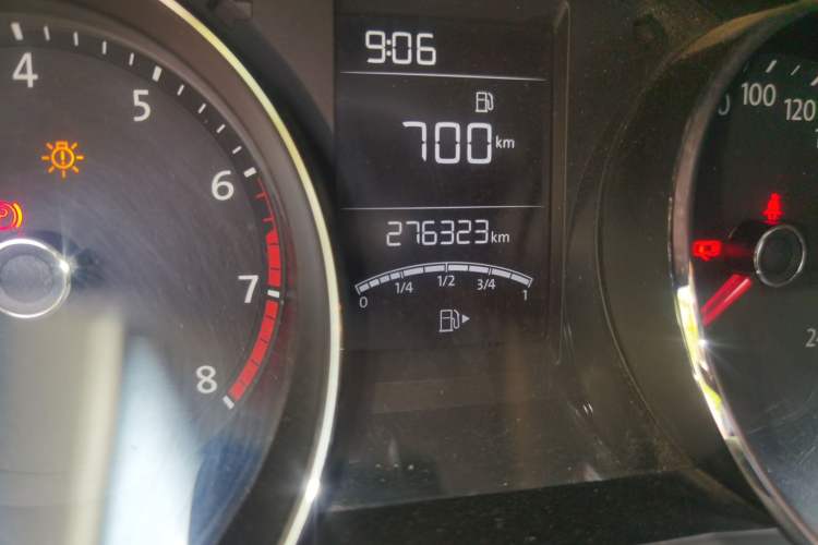 Used Volkswagen Lavida 2015 1.6L Manual Comfort Edition Odometer Close Up