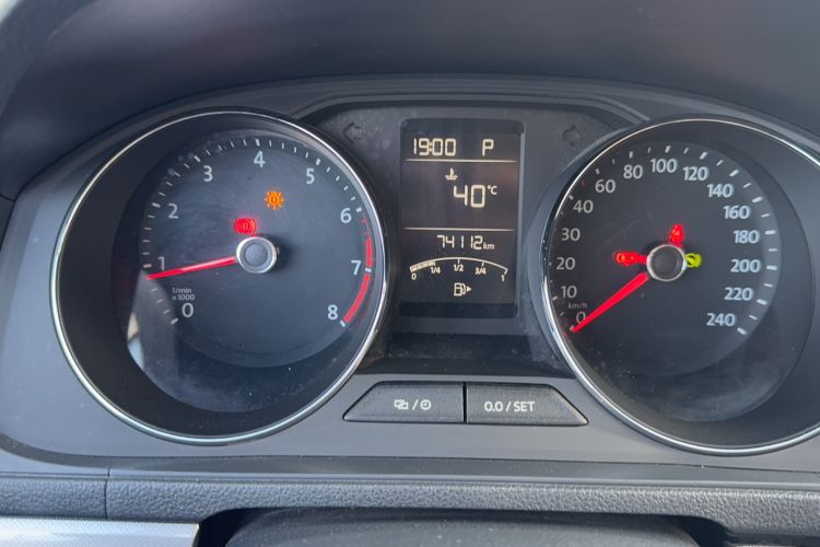 Used Volkswagen Lavida 2015 1.6L Automatic Comfort Edition Odometer Close Up