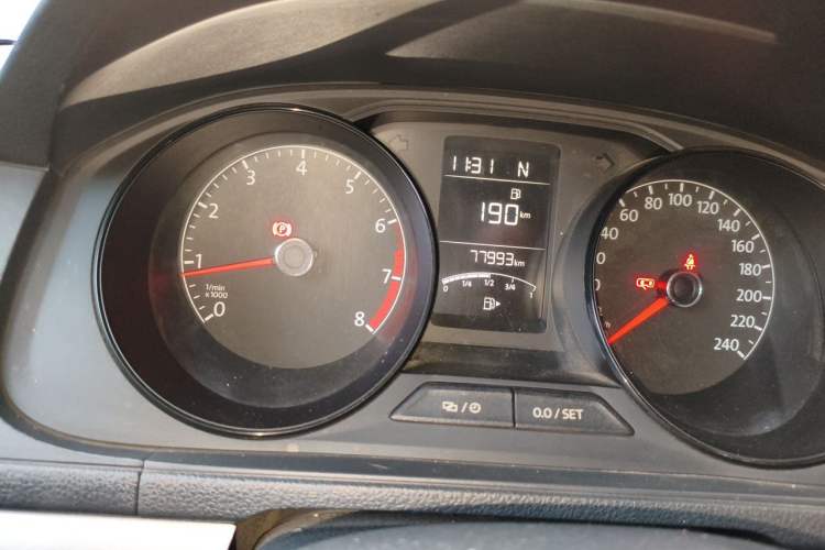 Used Volkswagen Lavida 2015 1.6L Automatic Fashion Edition Odometer Close Up