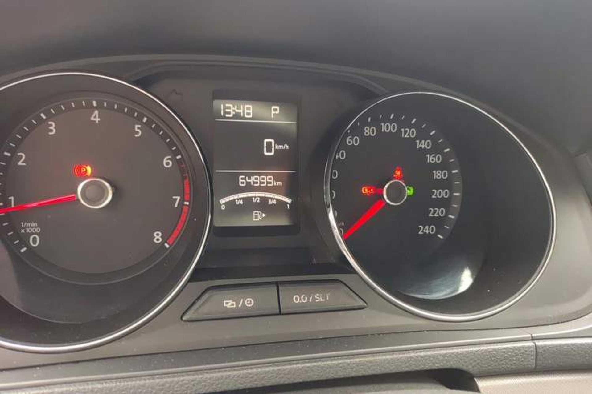 Used Volkswagen Lavida 2015 1.6L Automatic Comfort Edition Odometer Close Up