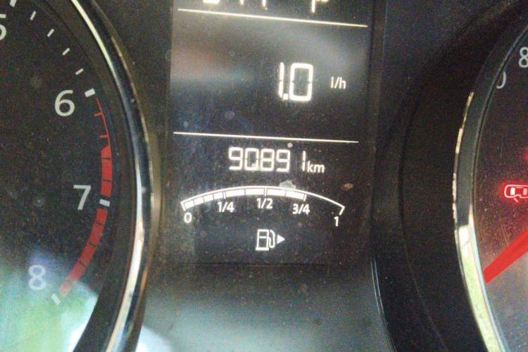 Used Volkswagen Lavida 2015 230TSI DSG Comfort Edition Odometer Close Up