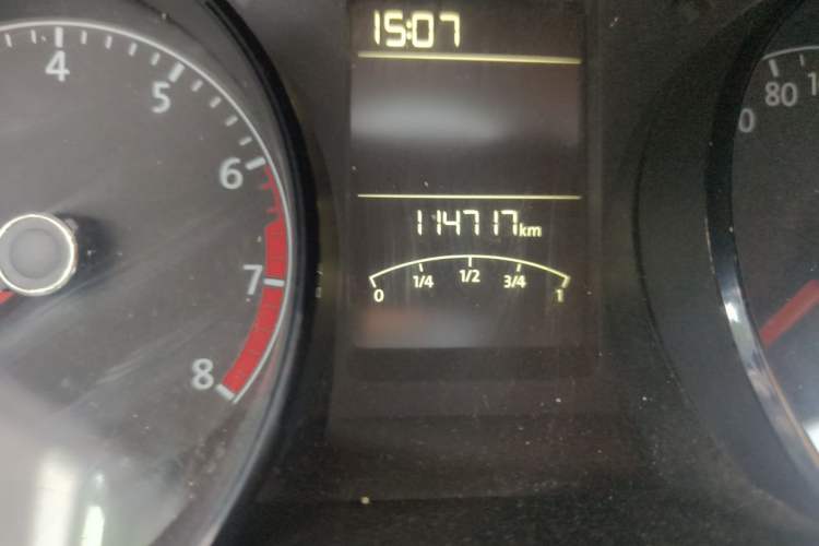 Used Volkswagen Lavida 2015 1.6L Automatic Fashion Edition Odometer Close Up