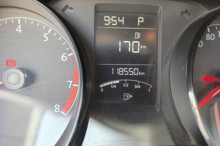 Used Volkswagen Lavida 2015 1.6L Automatic Fashion Edition Odometer Close Up