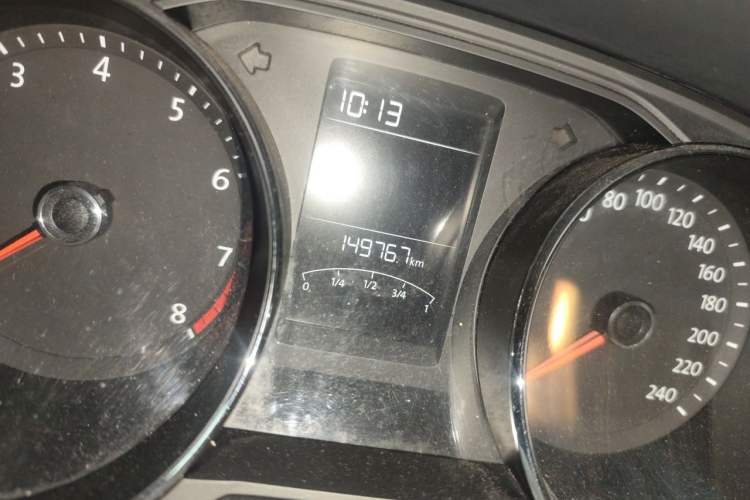 Used Volkswagen Lavida 2015 1.6L Automatic Comfort Edition Odometer Close Up