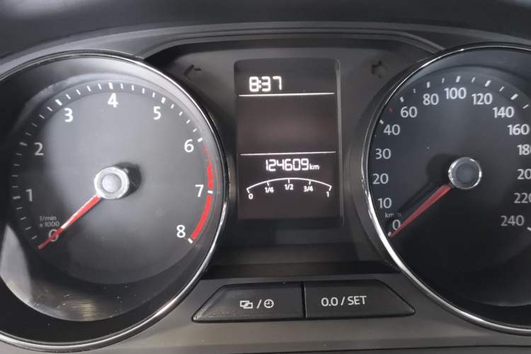 Used Volkswagen Lavida 2015 1.6L Automatic Comfort Edition Odometer Close Up