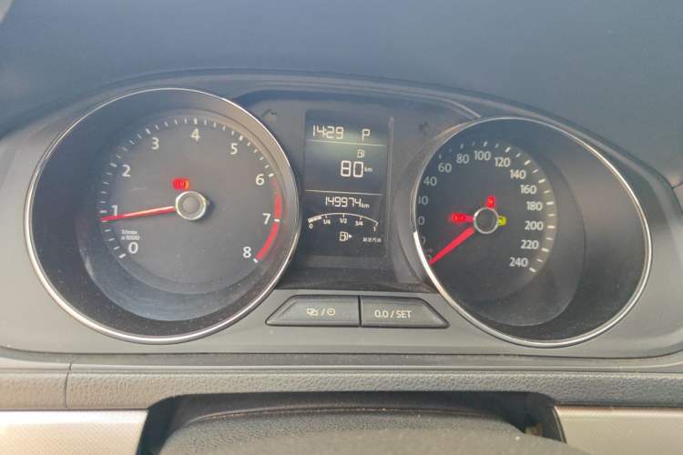 Used Volkswagen Lavida 2015 1.6L Automatic Comfort Edition Odometer Close Up