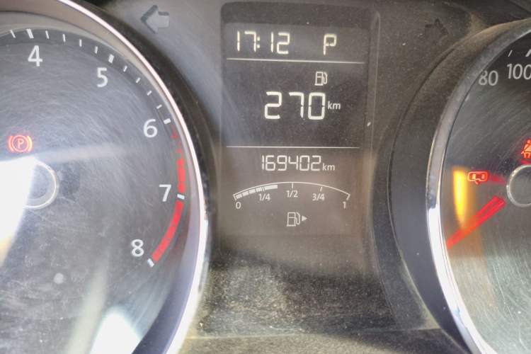 Used Volkswagen Lavida 2015 1.6L Automatic Comfort Edition Odometer Close Up