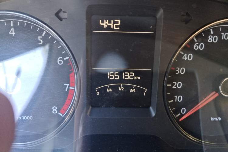 Used Volkswagen Lavida 2015 1.6L Automatic Fashion Edition Odometer Close Up