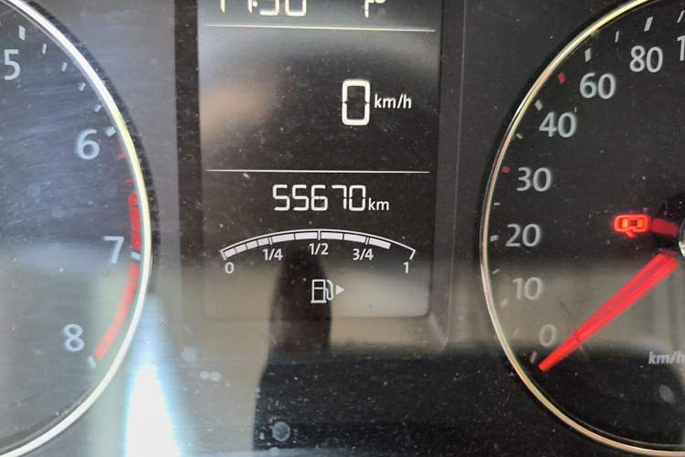 Used Volkswagen Lavida 2015 1.6L Automatic Comfort Edition Odometer Close Up