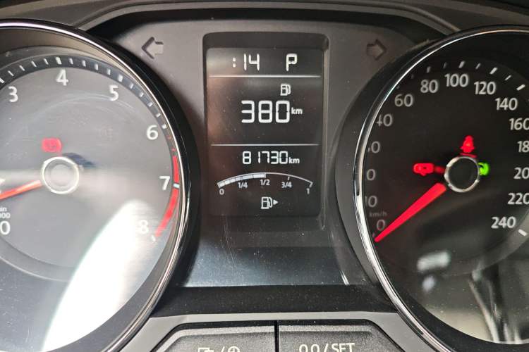 Used Volkswagen Lavida 2015 1.6L Automatic Comfort Edition Odometer Close Up